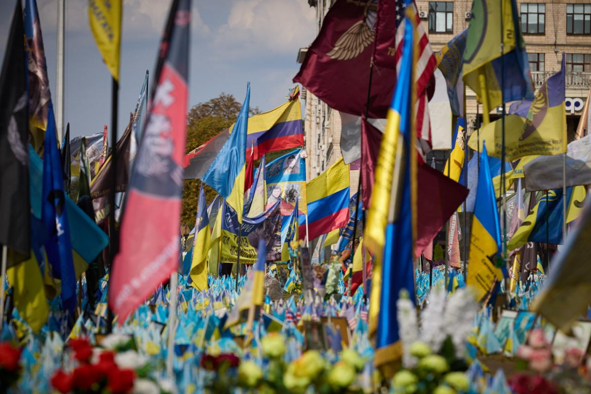 Україна сьогодні вшановує пам'ять усіх захисників і захисниць