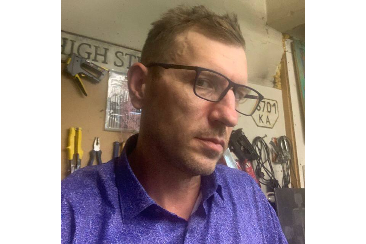 "Живопис, город, кури та допомога фронту": митець Владислав Рижиков про кінодекорації, виклики війни та творчість на Білоцерківщині