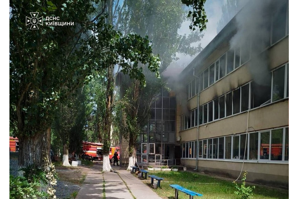 У центрі для бездомних на Київщині сталася пожежа: евакуювали 40 людей