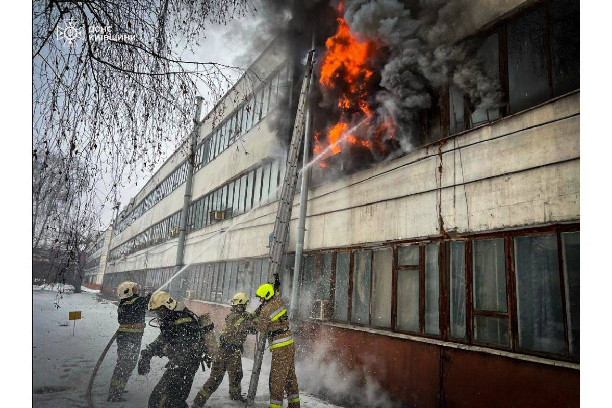 Пожежа в офісній будівлі в Білій Церкві: рятувальники евакуювали чоловіка