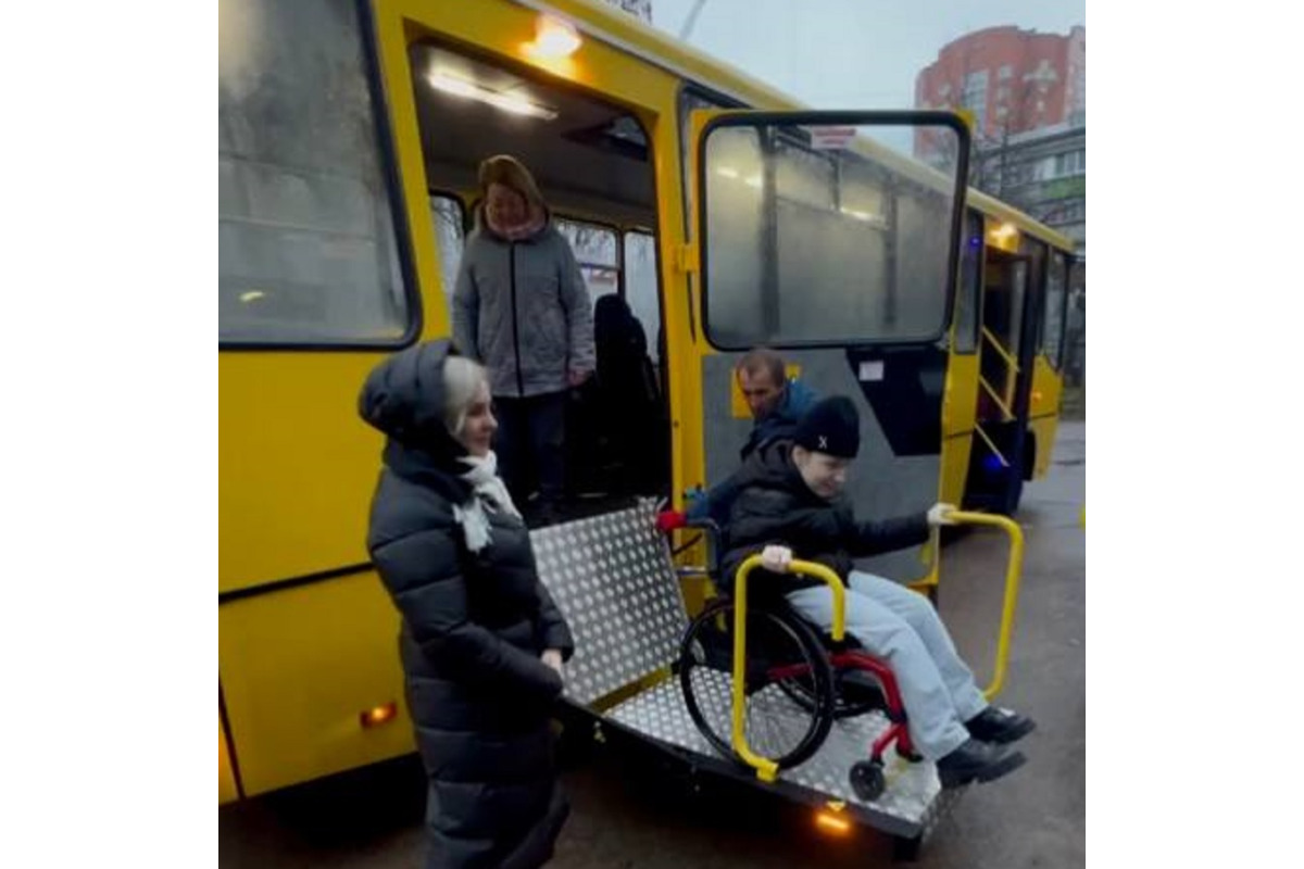 У Броварах запрацював спеціалізований шкільний автобус для дітей з особливими освітніми потребами