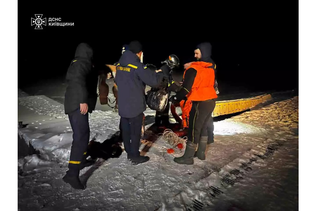 Поліцейські Київщини спільно з ДСНС рятували рибалок на Київському водосховищі