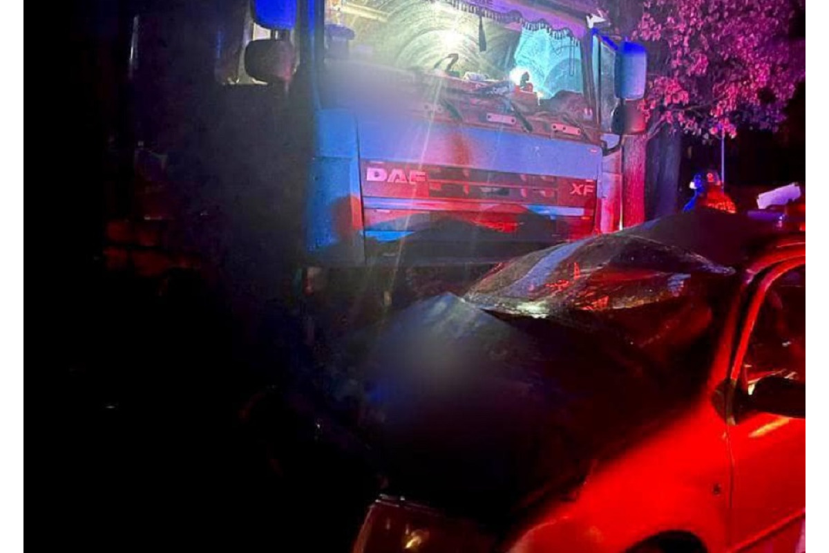 У Бучі зіткнулись вантажівка і легковик: потерпілі зазнали тяжких травм