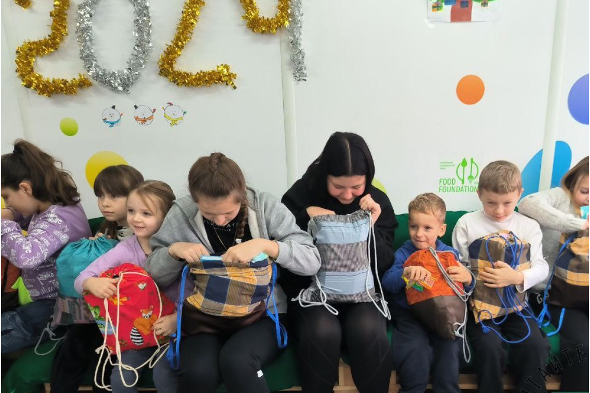 Дітям з модульного містечка у Броварах передали подарунки з Німеччини