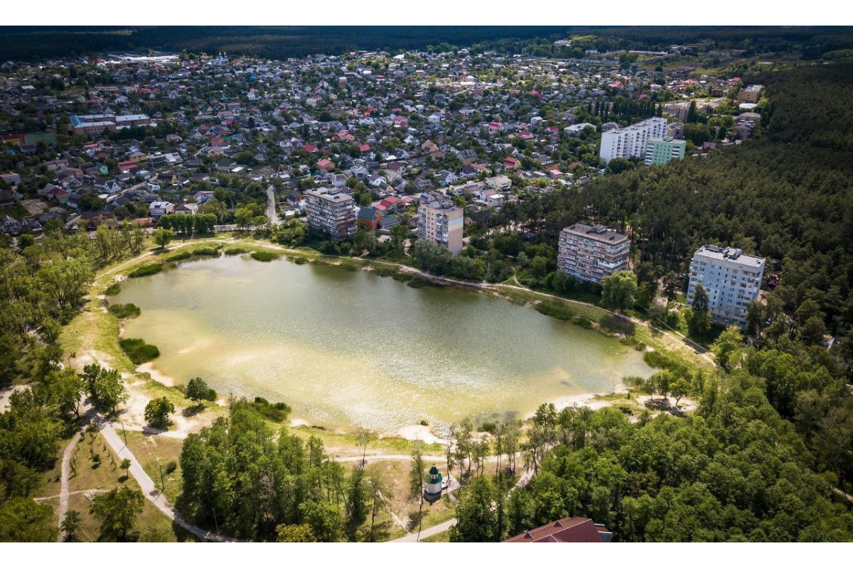 У Броварах в озері парку "Приозерний" виявили небезпечну бактерію