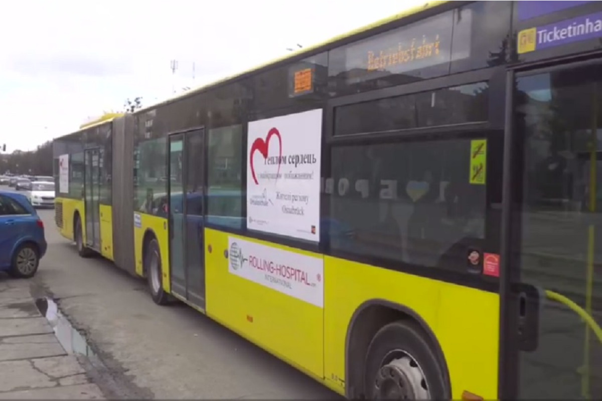 Німецькі партнери подарували Броварській громаді автобус із сонячними панелями