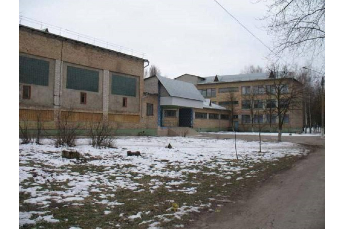 Невідомі знову погрожують замінуванням ліцею у Броварах
