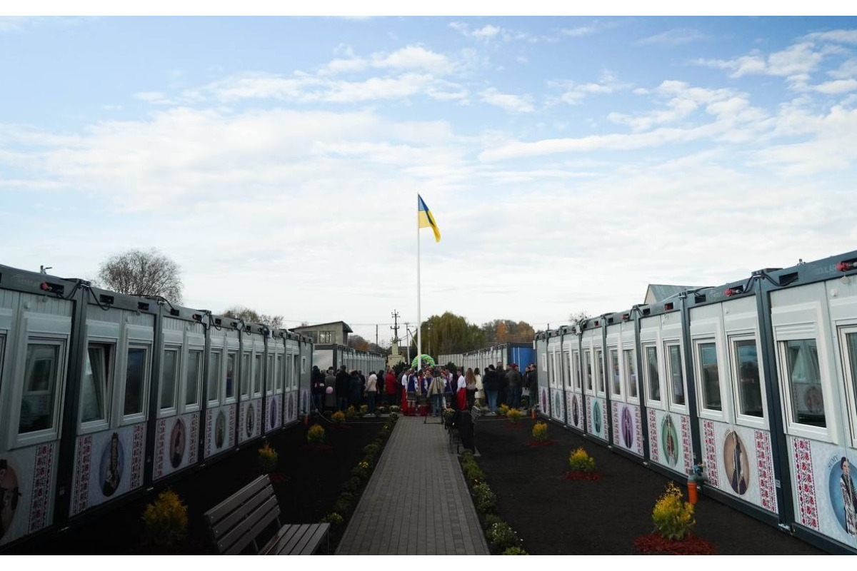 У Василькові з'явилося модульне містечко для 352 людей, які втратили житло (ФОТО)