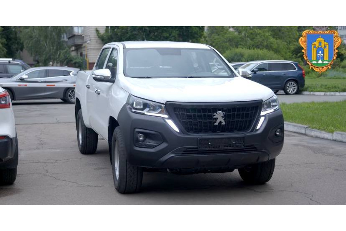 Броварська громада передала підрозділу ППО новий пікап Peugeot Landtrek (ВІДЕО)