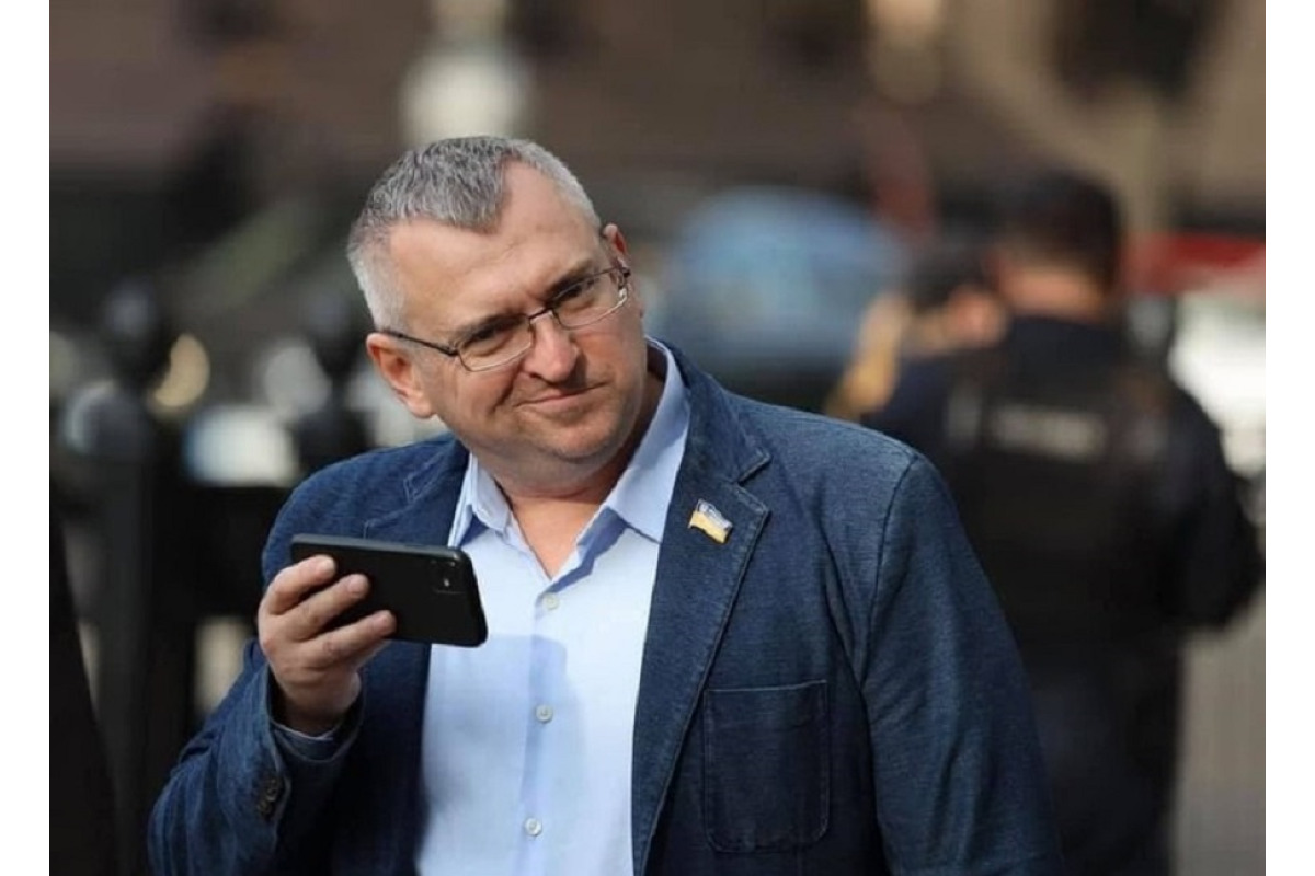 «Базіка – знахідка для шпигуна»: чи навчить наших політиків чомусь казус Федієнка