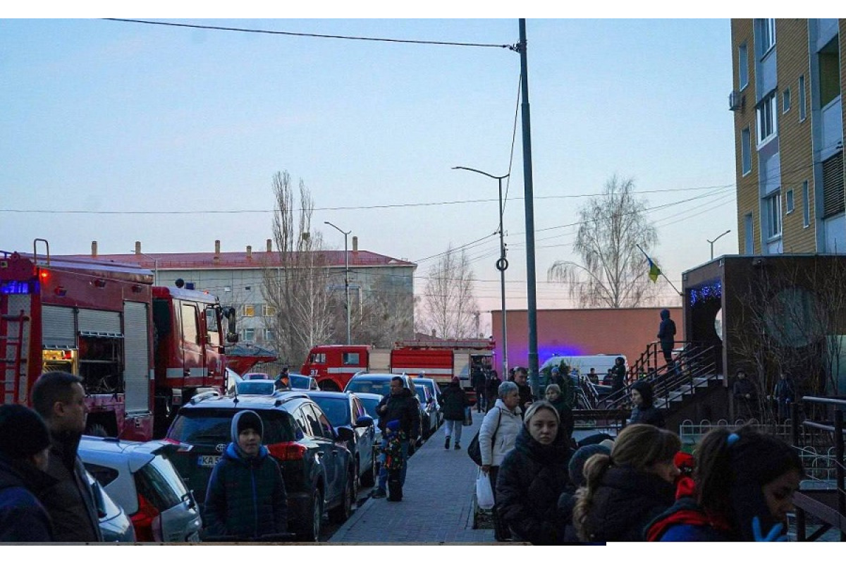 Загорівся повербанк: у Вишгороді із задимленої квартири врятували жінку