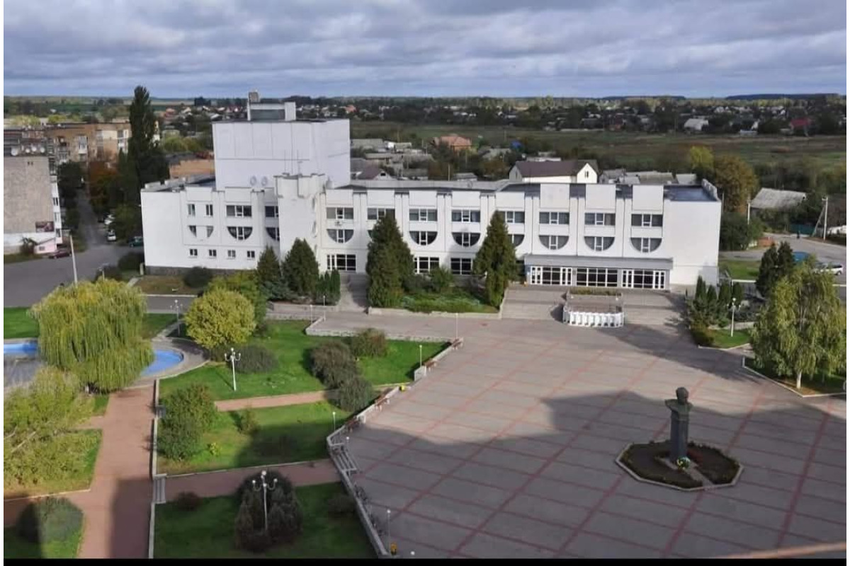 На центральній площі Бородянки створюють новий парк
