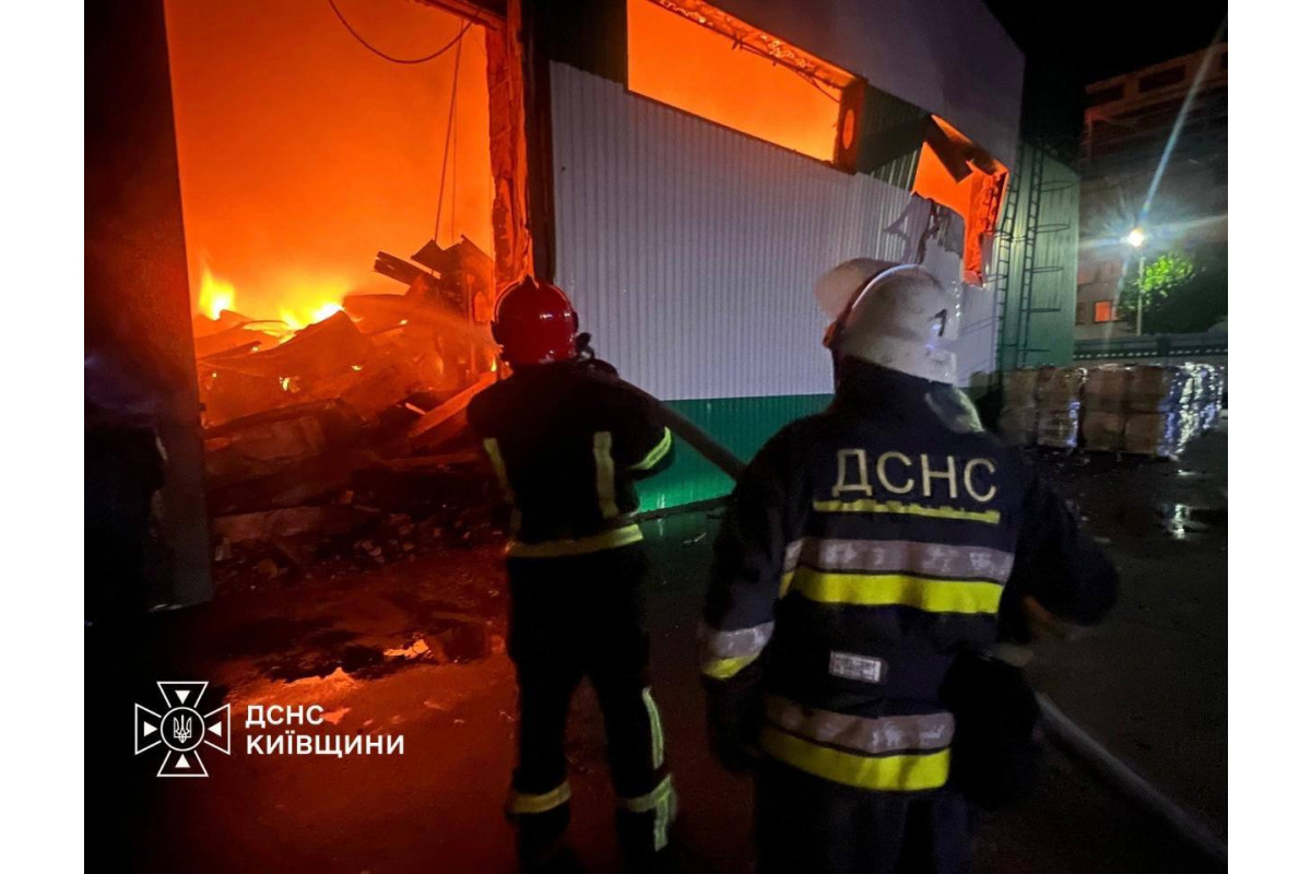 росія атакувала Київщину: постраждав чоловік, пошкоджені будинки та автомобілі