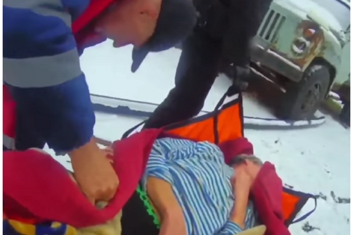 Поліцейські Бориспільщини врятували чоловіка, який отруївся чадним газом (ВІДЕО)