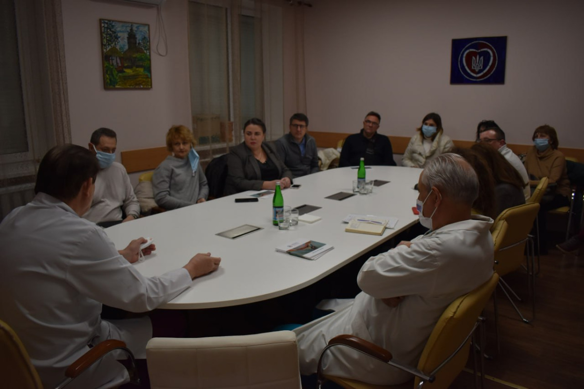 Відтепер фахівці Інституту Амосова надають безкоштовну консультацію жителям Української громади