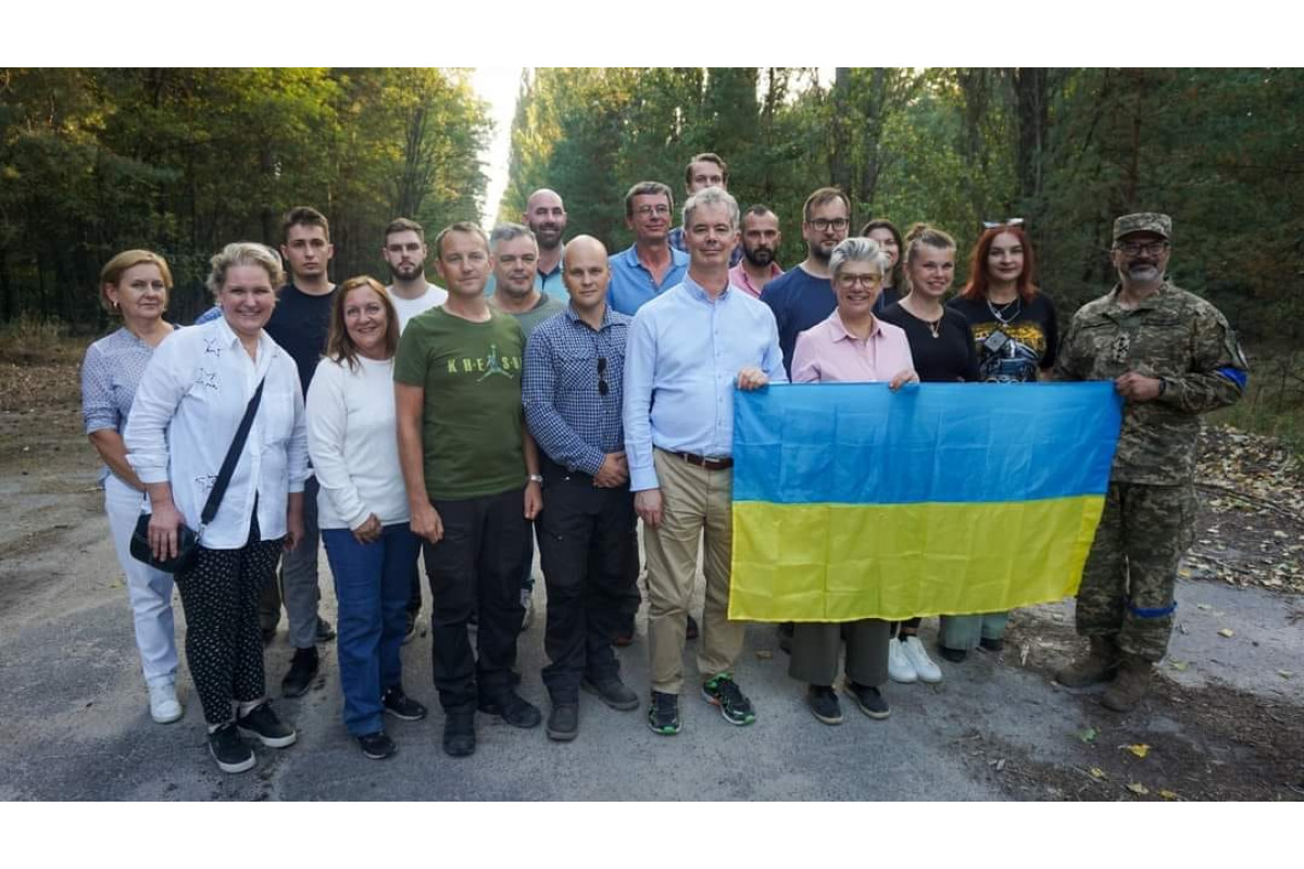 Іноземні дипломати відвідали Чорнобильську зону (ФОТО)