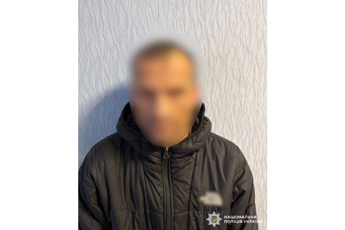 Зберігав в гаражі боєприпаси та вибухові речовини: поліцейські Київщини повідомили фігуранту про підозру