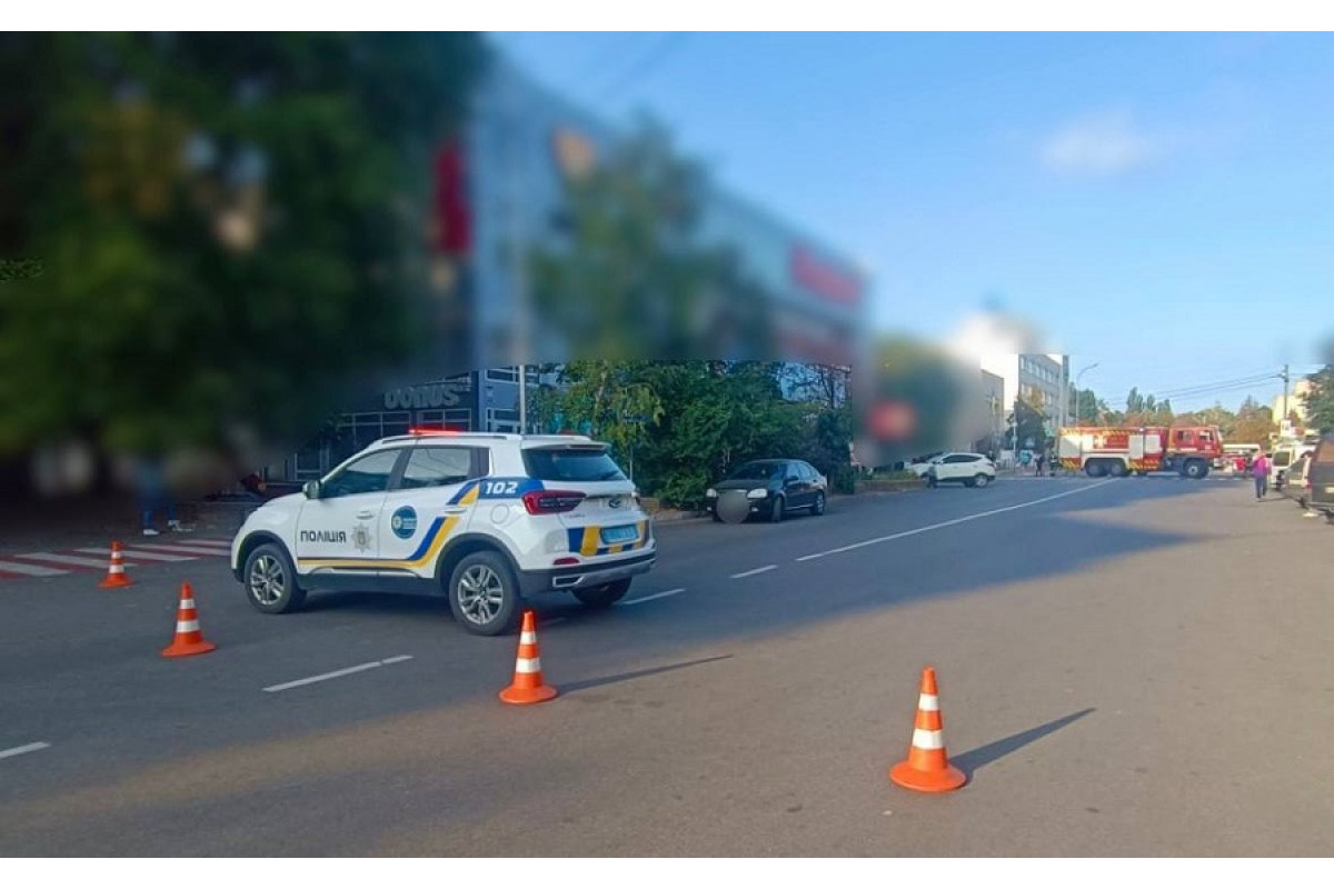 Невідомі "замінували" торгові центри у Броварському районі