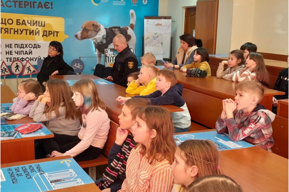 В одному з ліцеїв Броварів рятувальники відкрили "Клас безпеки" (ФОТО)