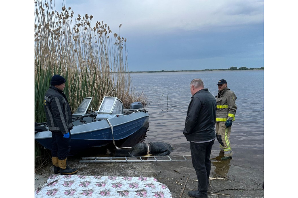 На Обухівщині рятувальники дістали з річки Дніпро тіло чоловіка