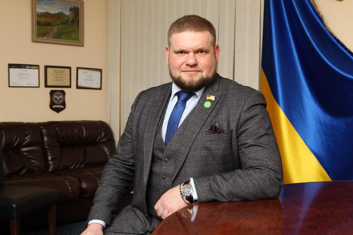 Кіт у мішку: як "слуга"-списочник Андрій Клочко прописався на 95 окрузі