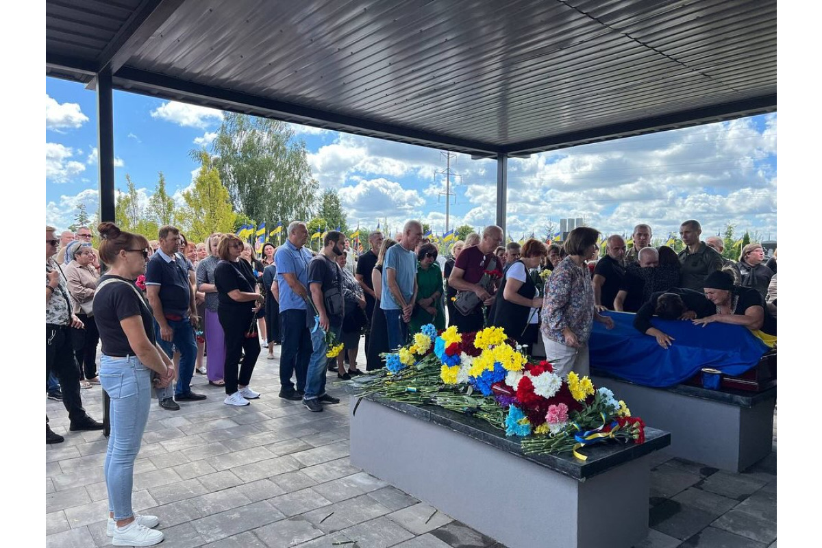 Бучанська громада попрощалася із 49-річним воїном Володимиром Потебеньком (ФОТО)
