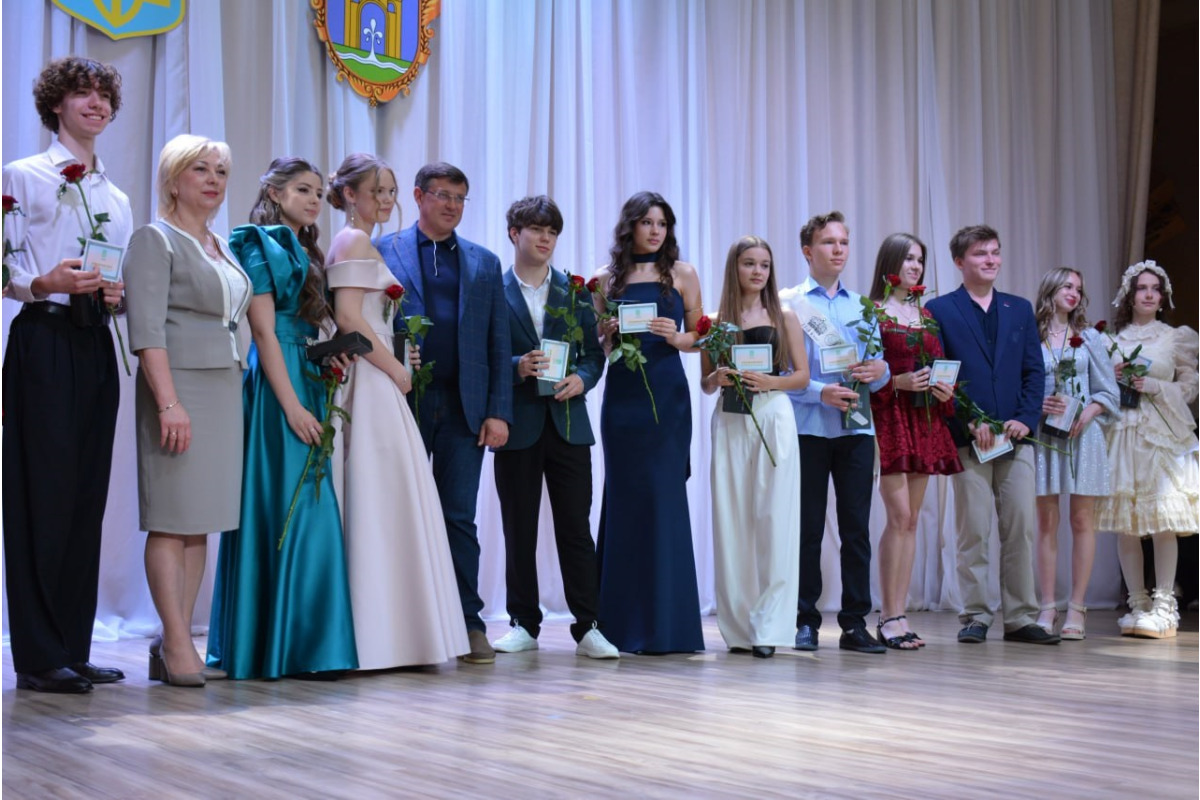 Броварська громада провела своїх випускників у доросле життя (ФОТО)