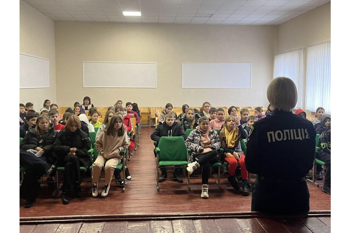 Правоохоронці Київщини долучилися до Всесвітньої акції "Тільки не мовчи! (ФОТО)