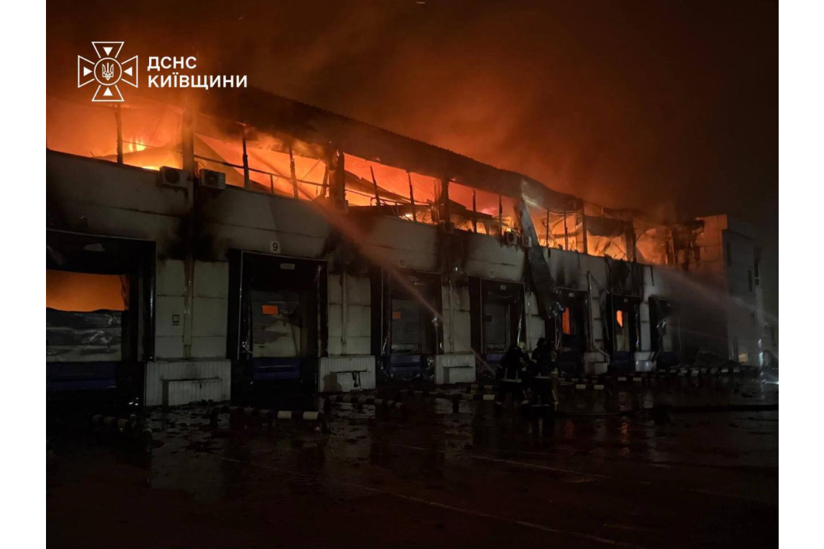 Нічна атака на Київщину: у Борисполі пошкоджено 9-поверхівку, травмовані дві людини