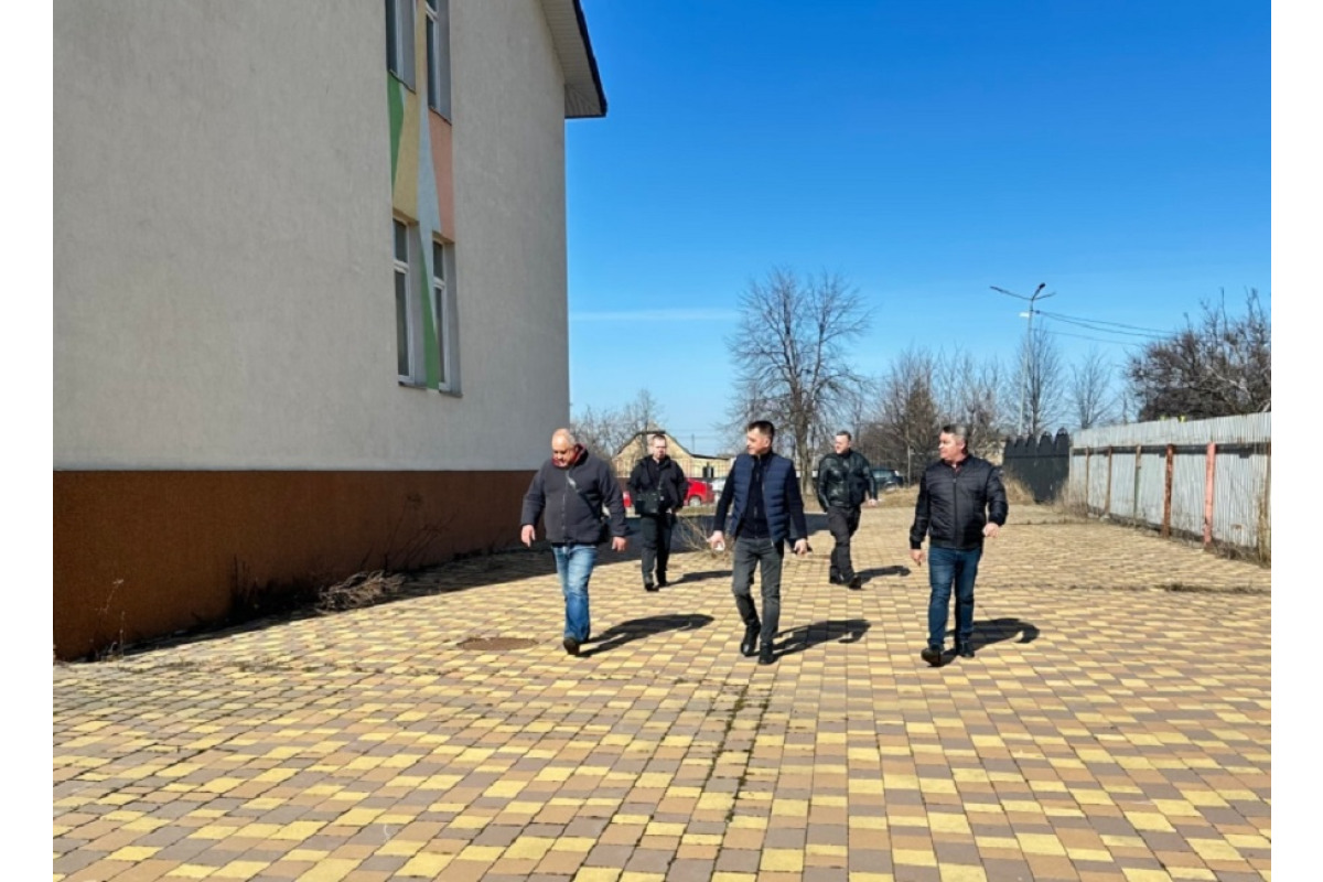 Довгобуд у Чабанах: у селищі готують план відновлення школи (ВІДЕО)