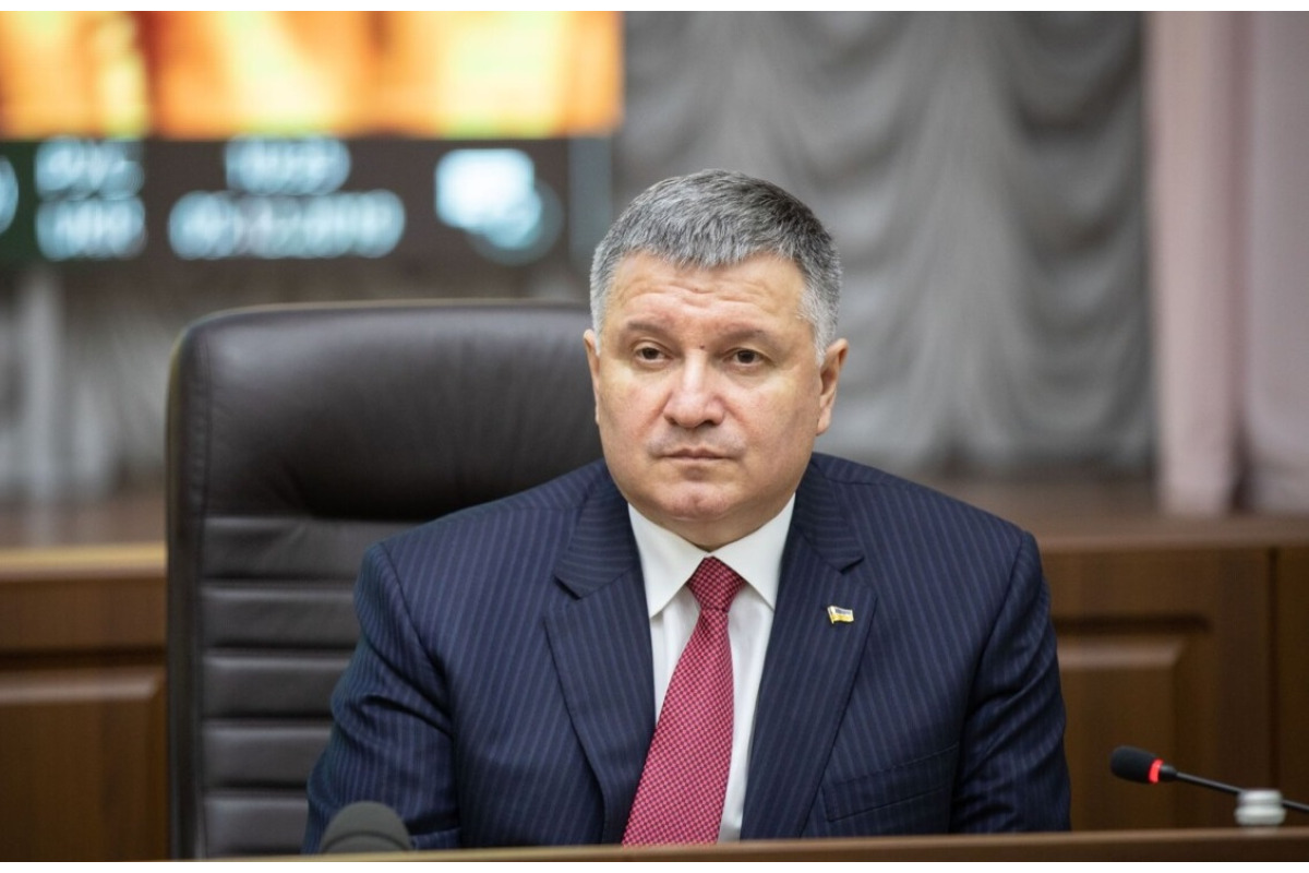 Аваков підтвердив, що у нього провели обшук через авіакатастрофу в Броварах