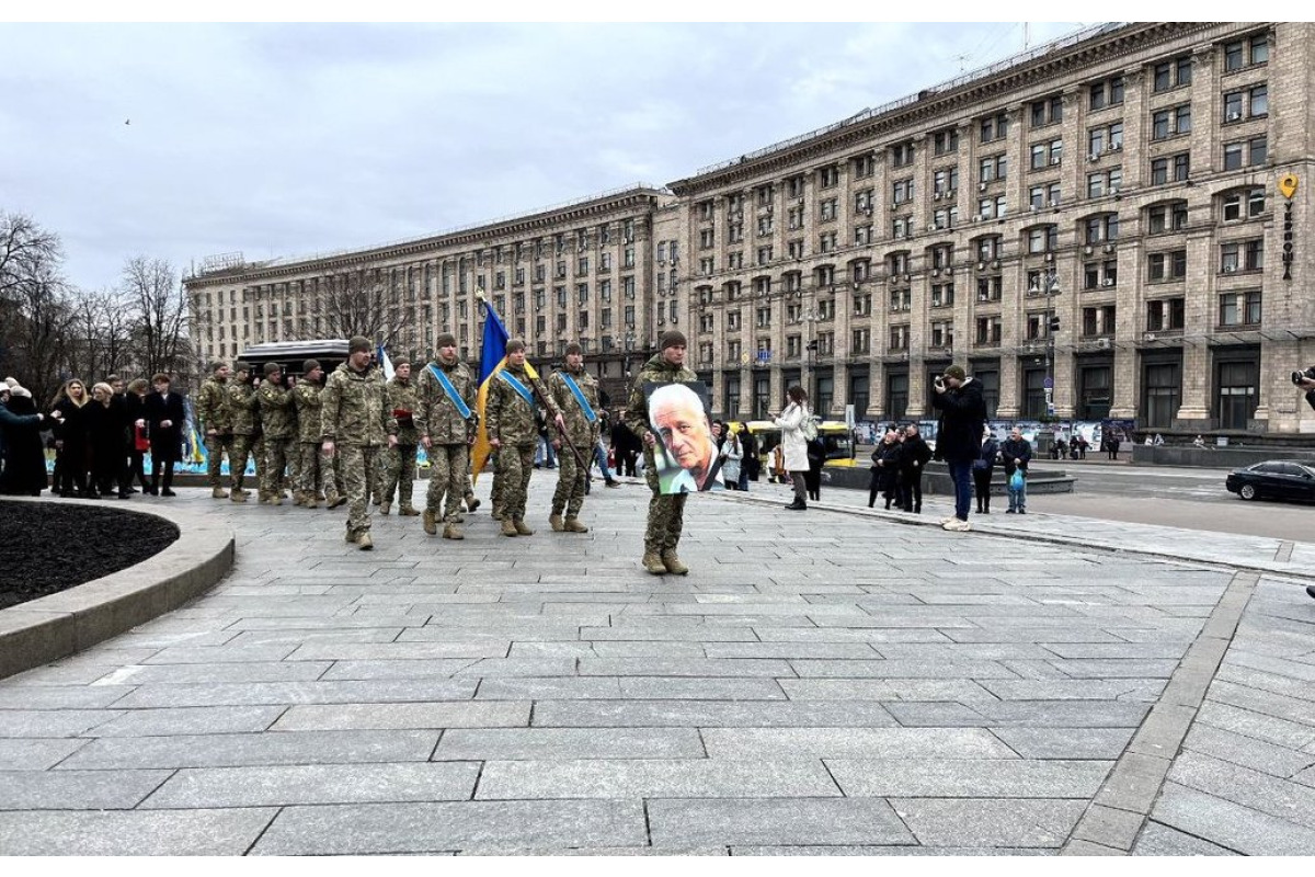 У Києві попрощались із дисидентом Степаном Хмарою (ФОТО)