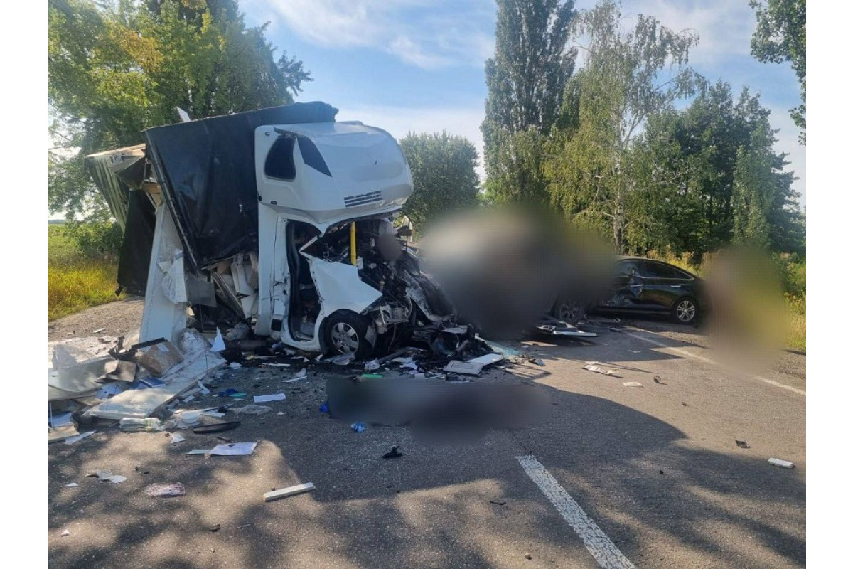 З’явилися подробиці ДТП, через яку обмежили рух транспорту під Києвом (ФОТО)