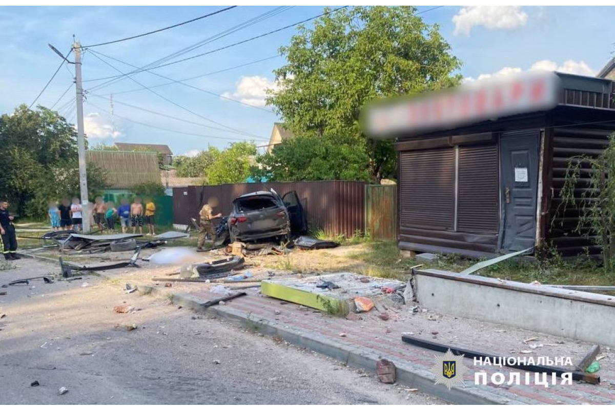 Смертельна ДТП: на Бучанщині водійка позашляховика в'їхала в зупинку