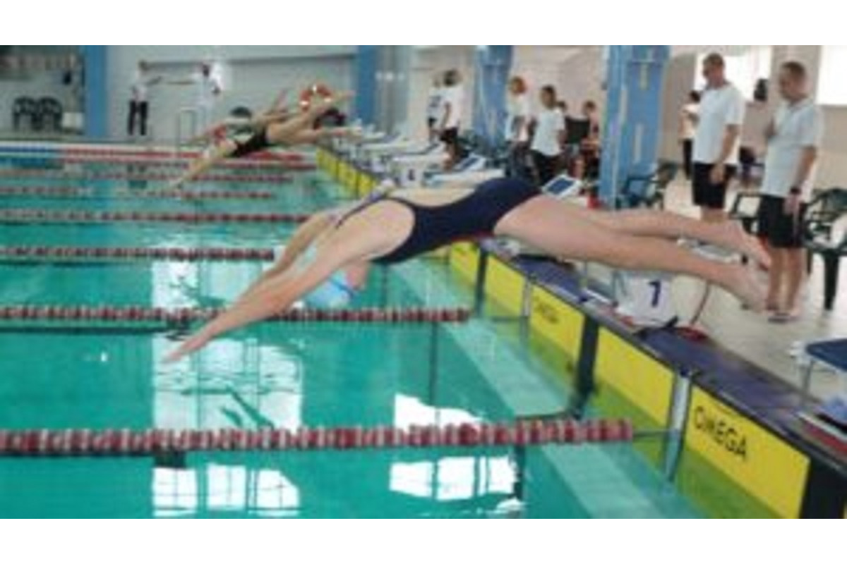 220 спортсменів змагалися у Броварах за першість Київщини з плавання