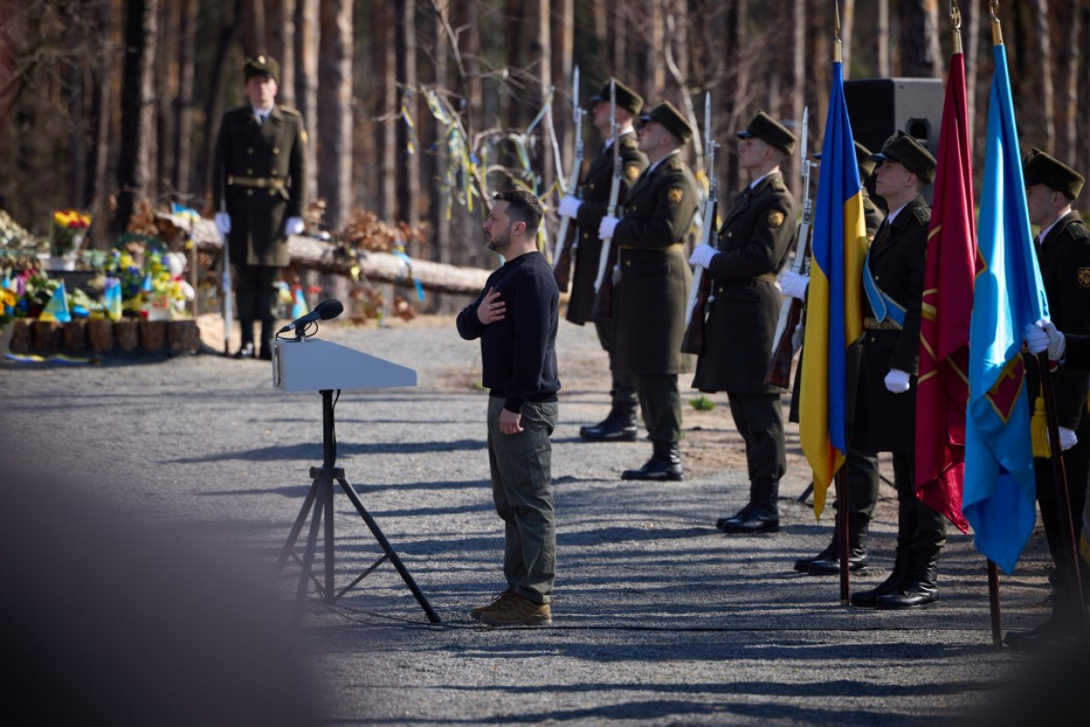 Зеленський вшанував пам’ять полеглих воїнів, які загинули у битві за Мощун