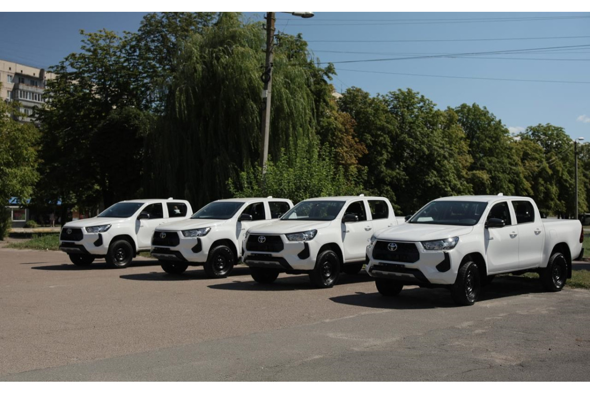 У підрозділи ЗСУ вирушать чотири автомобілі від Броварської громади