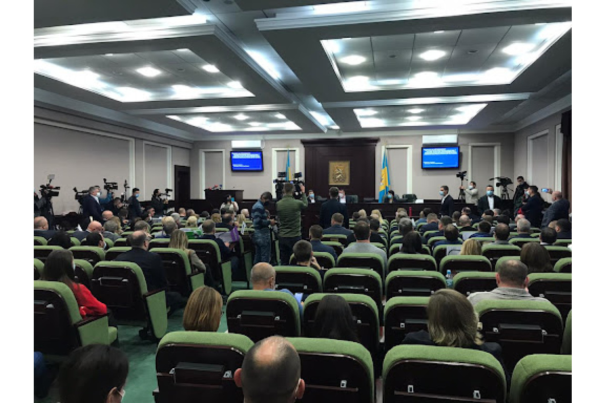 Позачергова, позазмістовна: чому відбувся провал сесії Київської облради