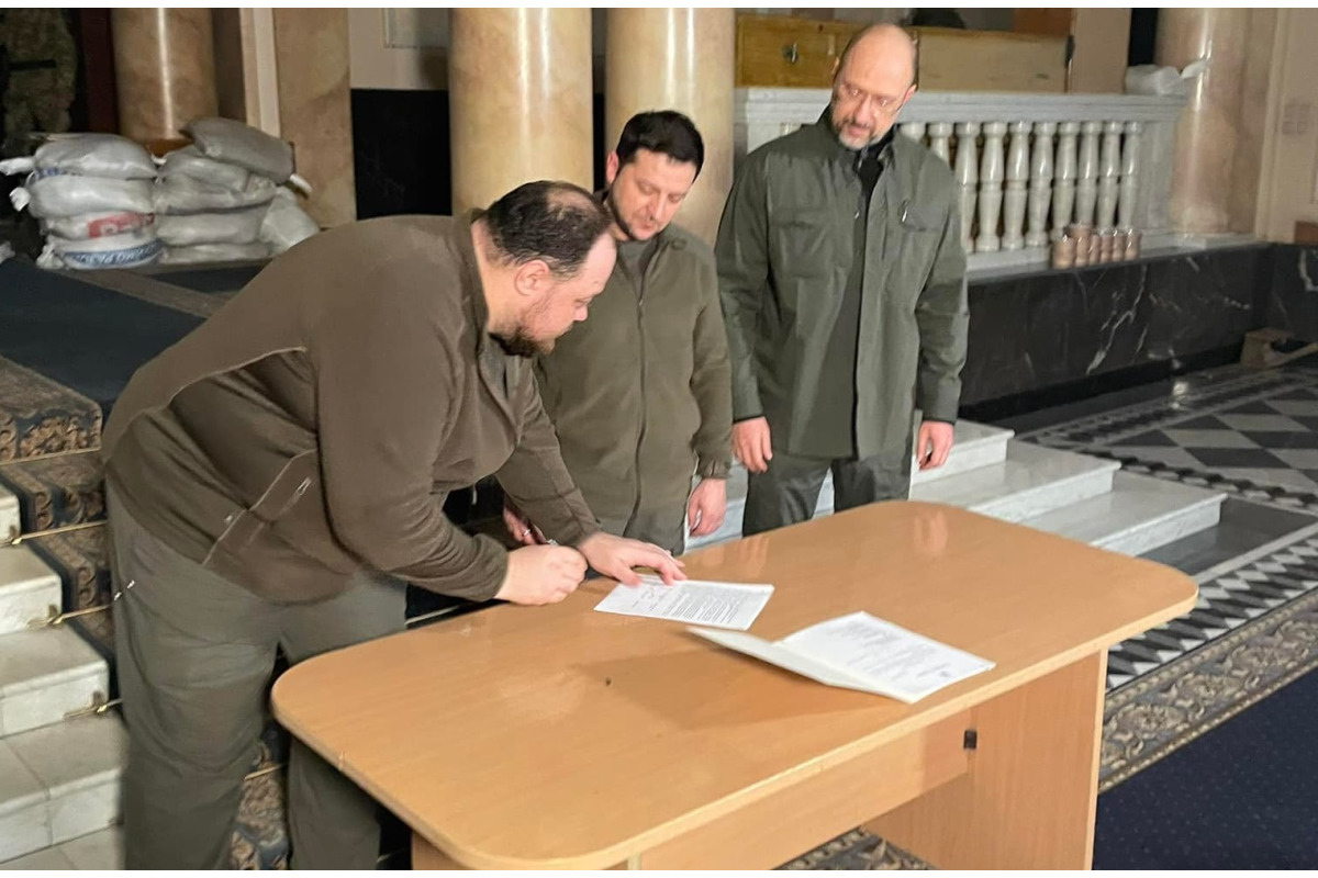 Зеленський підписав заявку на членство України в Європейському Союзі