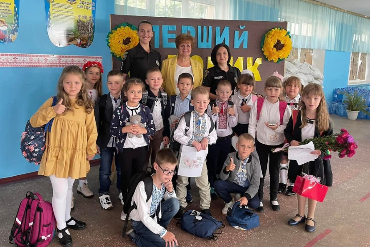 Поліцейські відвідали святкові лінійки у школах Броварської громади (ФОТО)