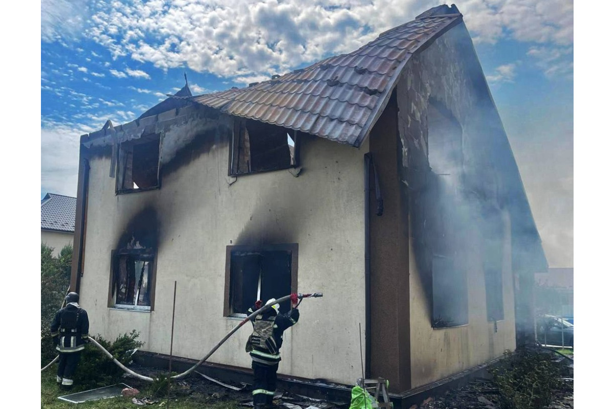 Стався вибух невідомого походження: у Макарівській громаді у пожежі загинув чоловік (ФОТО)
