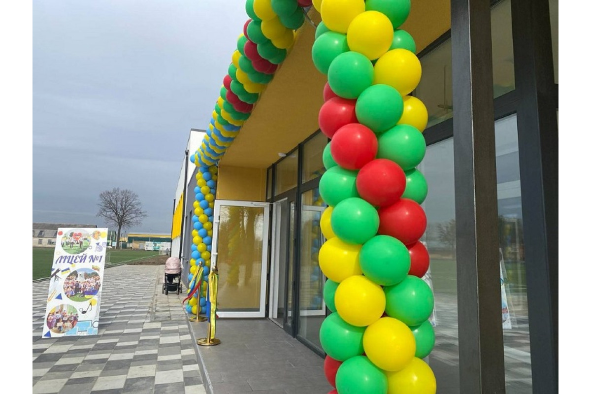 Боротьба не на життя, а за школу: чому в Бородянці дітей досі не пускають у відремонтований ліцей