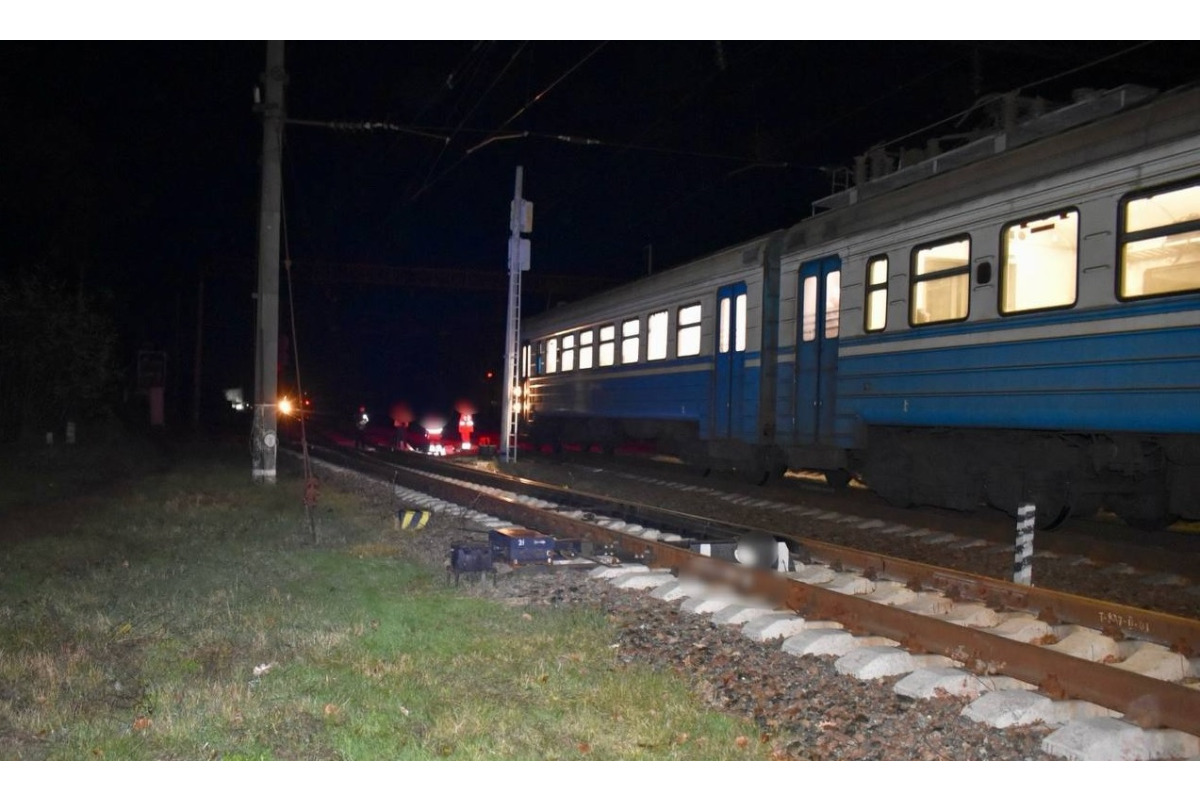 На Броварщині електропотяг збив 19-річного юнака