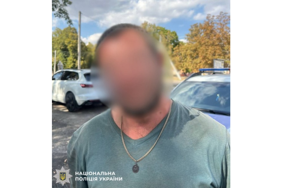 Грабіж у Рогозові: чоловік відібрав у знайомого гроші, картку та документи
