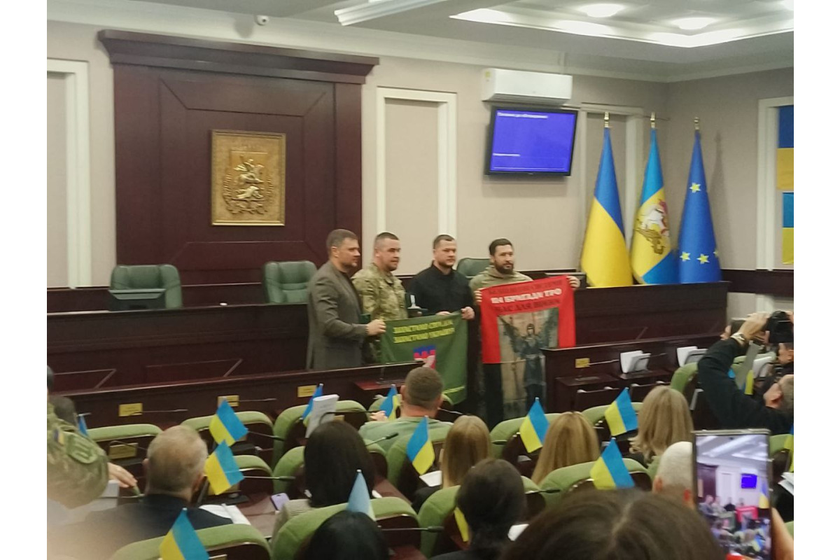 Псевдослужба: що робили тікток-воїн «Звєзда» Киришун та «Льоха- молоток» Копишинський на сесії Київської облради
