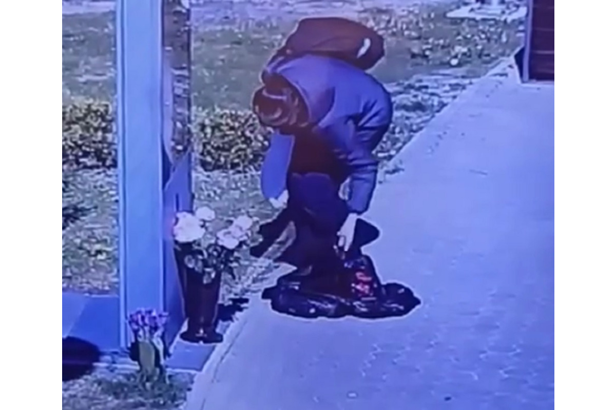 У Броварах жінка викинула квіти й лампадки з Меморіалу пам’яті: поліція встановлює особу