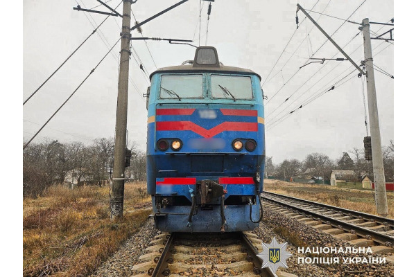 На Київщині потяг смертельно травмував чоловіка
