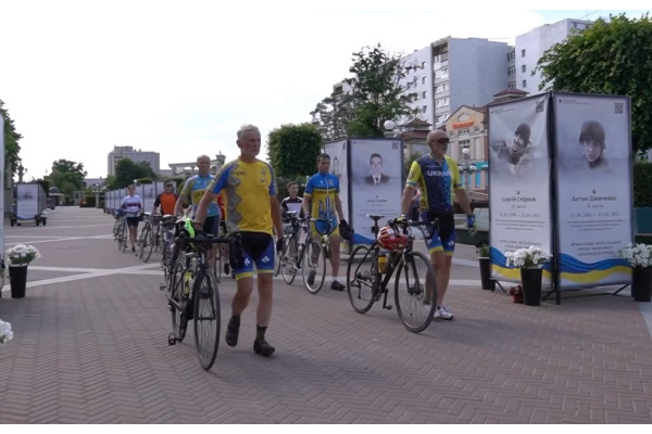 В Ірпінь прибули учасники щорічного велопробігу "Шануємо пам'ять захисників України" (ВІДЕО)