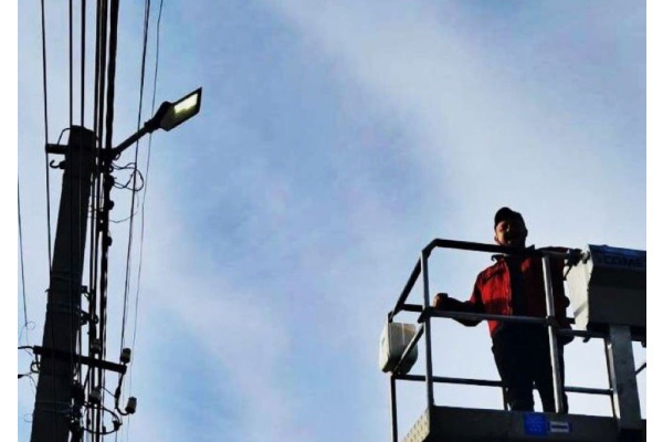 В Ірпені відновили вуличне світло (ФОТО)