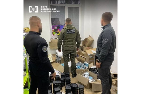 На Київщині викрили підпільну мережу збуту тютюнових виробів та електронних сигарет